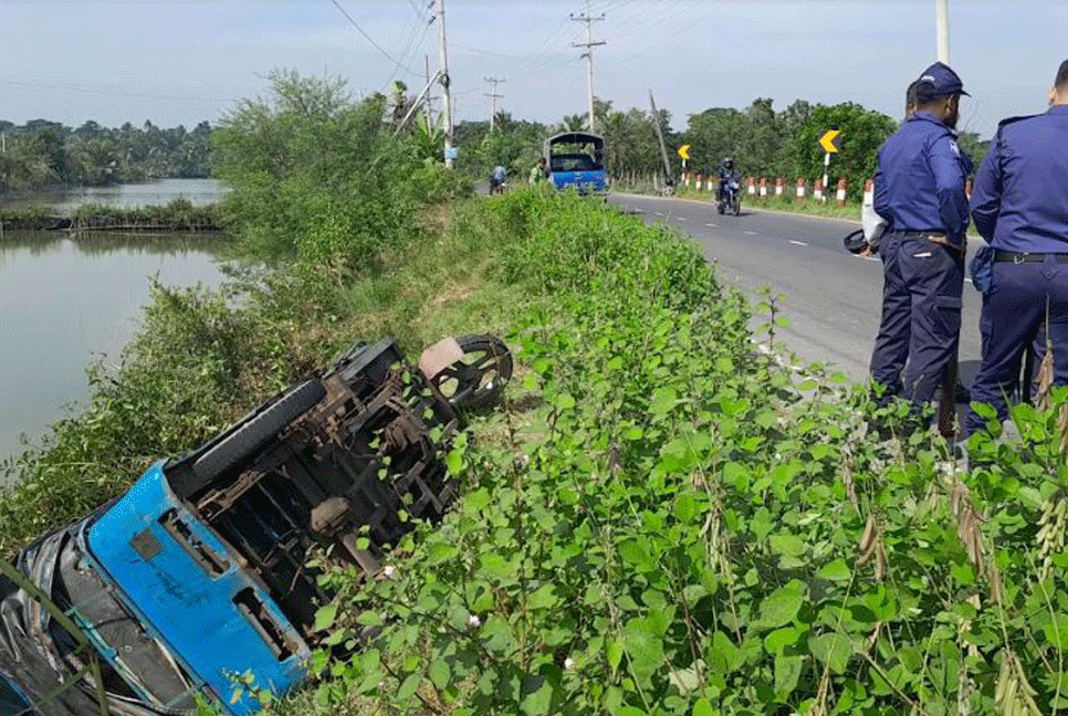 বাগেরহাটে ত্রিমুখী সংঘর্ষে দুইজনের প্রাণহানি