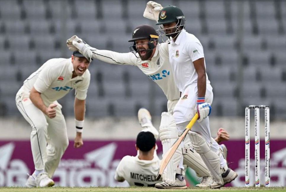 বাংলাদেশের ব্যাটিং বিপর্যয়; কিউইদের টার্গেট ১৩৭ রান