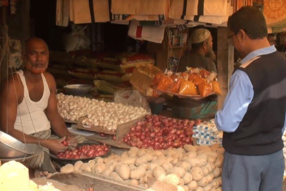 বাগেরহাটের বাজারে মিলছে না পিঁয়াজ