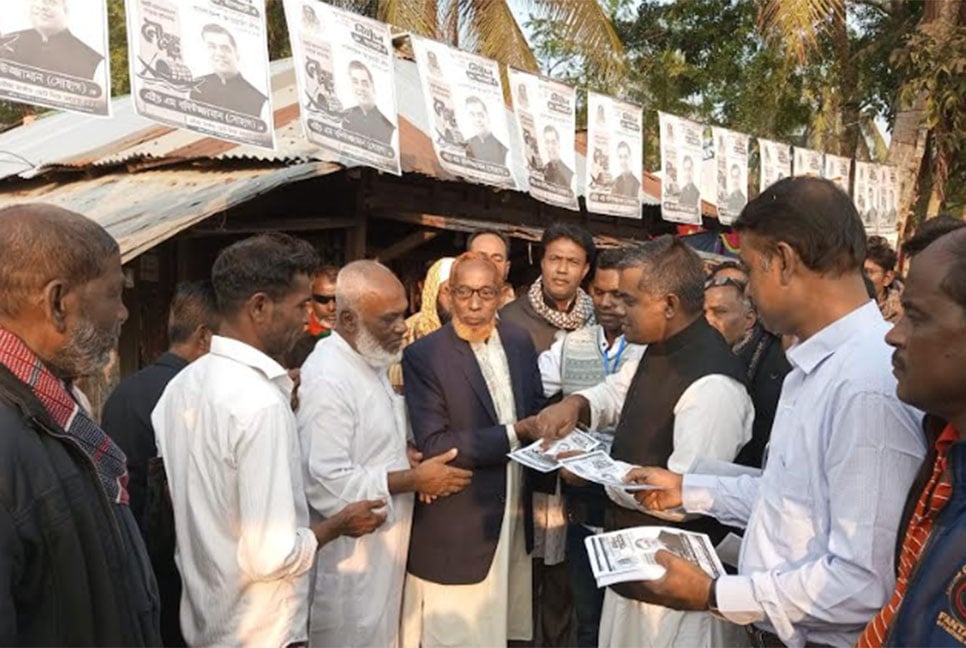 বাগেরহাটে নৌকার দুই প্রার্থী তন্ময়-সোহাগের পৃথক গণসংযোগ 