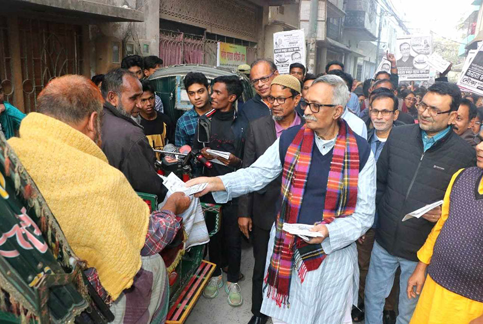 শেখ হাসিনার বাইরে জনগণের অন্য কোথাও আস্থা নেই : বাদশা