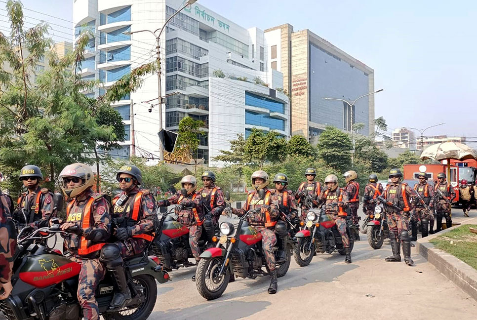 নির্বাচন ভবনে পুলিশ-বিজিবির কড়া নিরাপত্তা