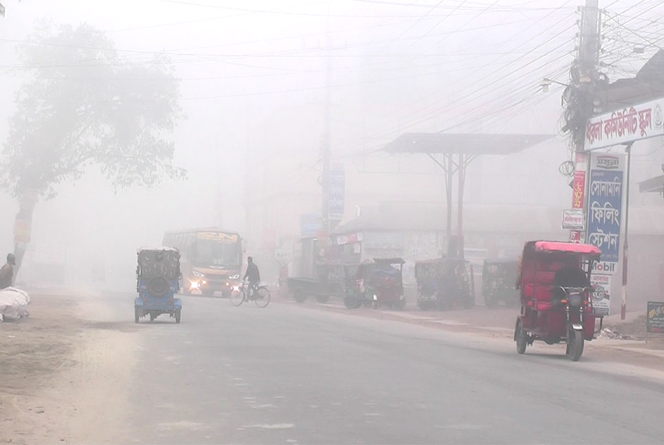 কনকনে শীতে কাঁপছে কুড়িগ্রাম

