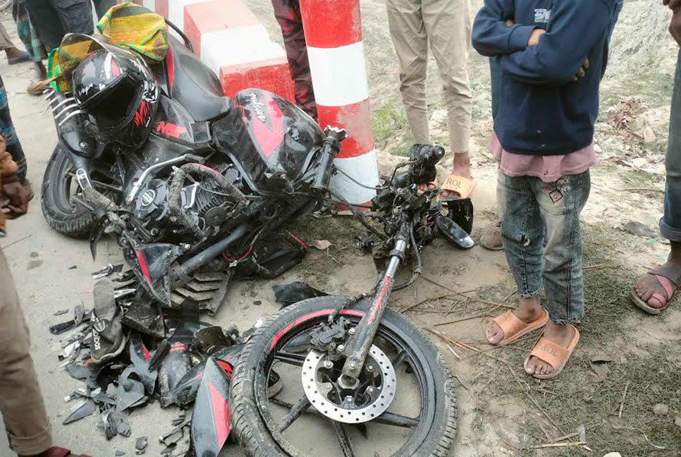 ভটভটি-মোটরসাইকেল সংঘর্ষে বাবা ও ছেলের মৃত্যু