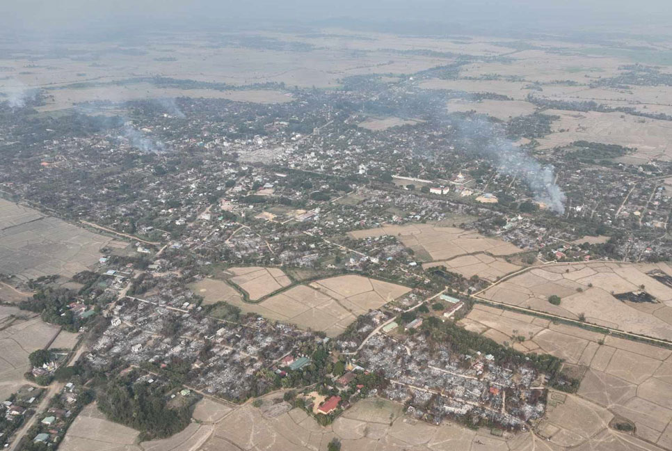 পুরো শহর পুড়িয়ে দিল মিয়ানমার জান্তা!