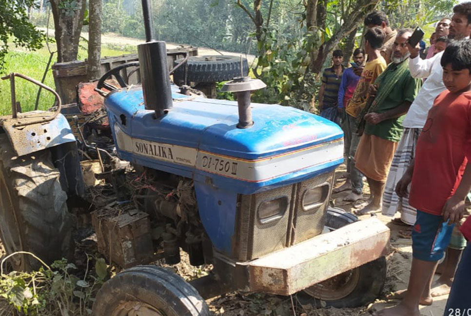 জয়পুরহাটে ট্রাক্টরের ধাক্কায় বৃদ্ধার মৃত্যু