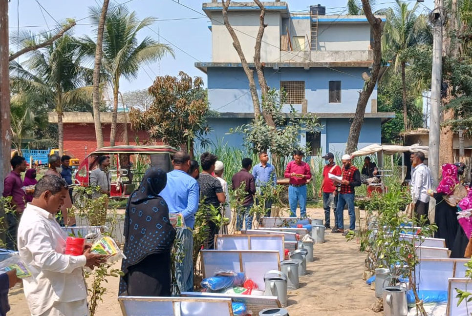 চরভদ্রাসনে কৃষি বিষয়ক প্রশিক্ষণ ও উপকরণ বিতরণ