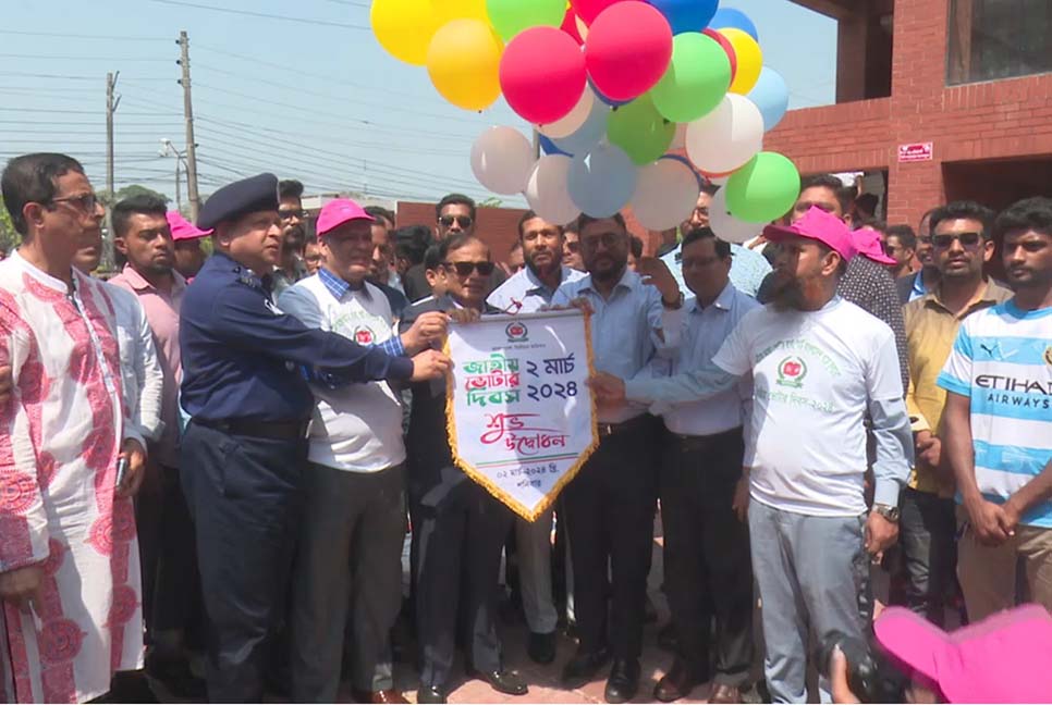 ‘৬ কোটি ভোটারের হাতে স্মার্ট আইডি পৌঁছে দেওয়া সরকারের সফলতা’