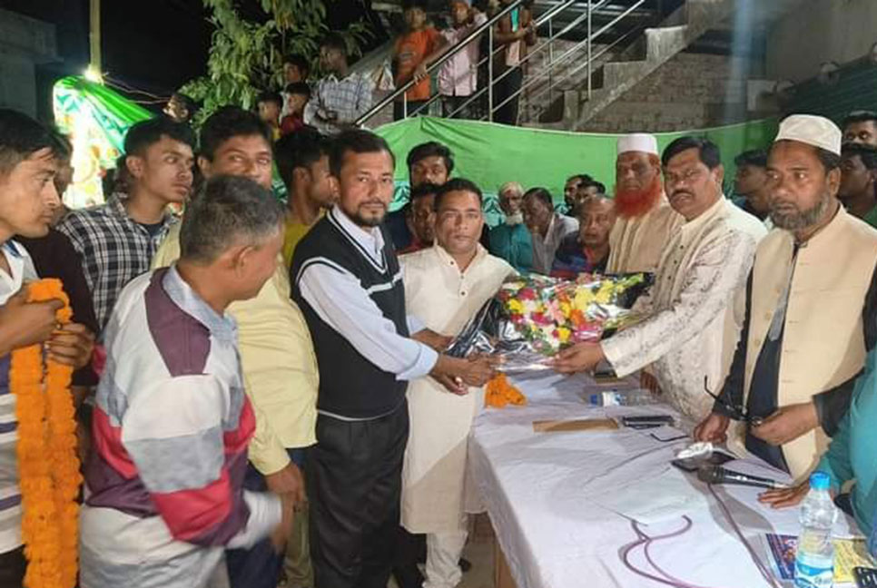 
বাবুগঞ্জে বিএনপি ও জাপার নেতাকর্মীদের
আওয়ামী লীগে যোগদান