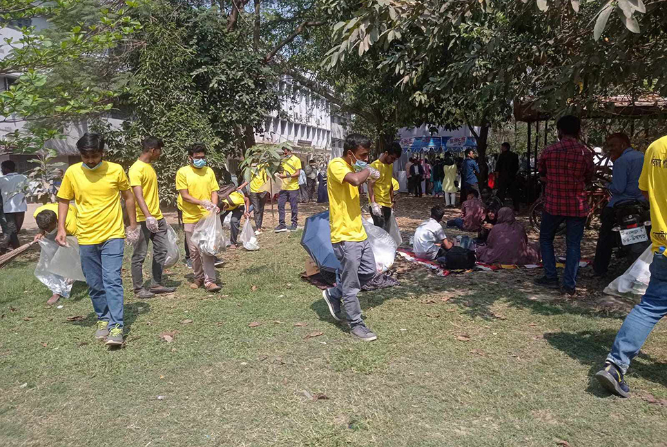 রাবি ভর্তি পরীক্ষায় পরিচ্ছন্নতা ও চিকিৎসা সেবা দিচ্ছে কোয়ান্টাম ফাউন্ডেশন  

