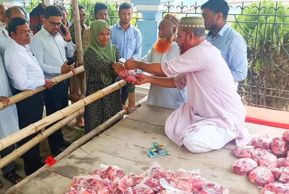 ময়মনসিংহে সাশ্রয়ী দামে গরুর মাংস ও ডিম বিক্রির উদ্যোগ

