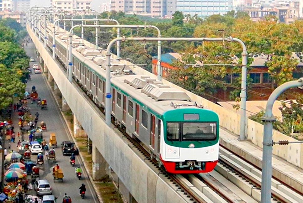 আজ থেকে নতুন সময়সূচিতে মেট্রোরেল