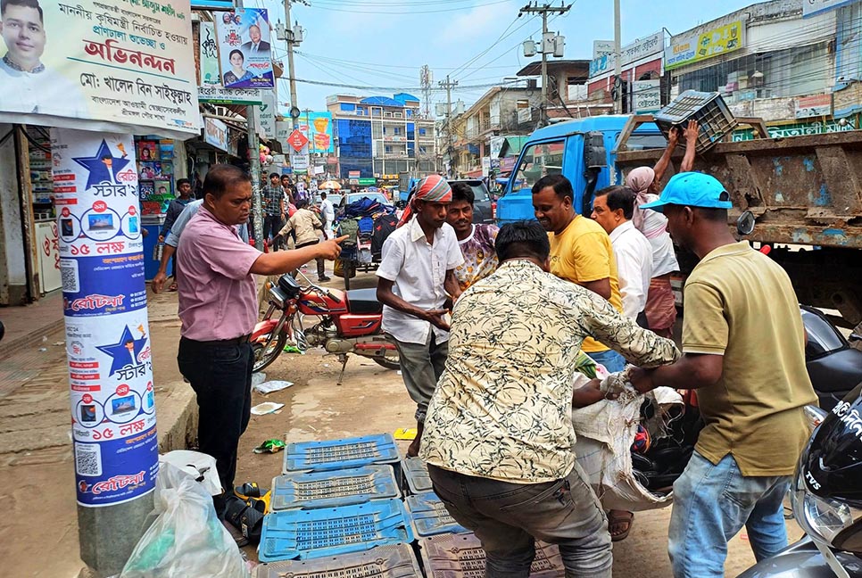 শ্রীমঙ্গলে পৌরসভার উদ্যোগে ফুটপাত দখলমুক্ত অভিযান