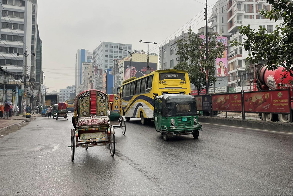 রাজধানীতে গুঁড়ি গুঁড়ি বৃষ্টি

