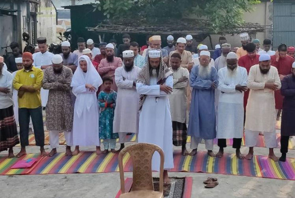 ঝিনাইদহের বিভিন্ন গ্রামে উদযাপিত হচ্ছে ঈদুল ফিতর