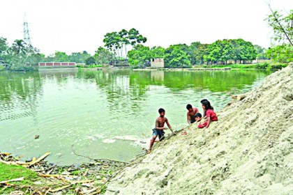 সংরক্ষণ হয়নি জলাশয় উন্মুক্ত স্থান