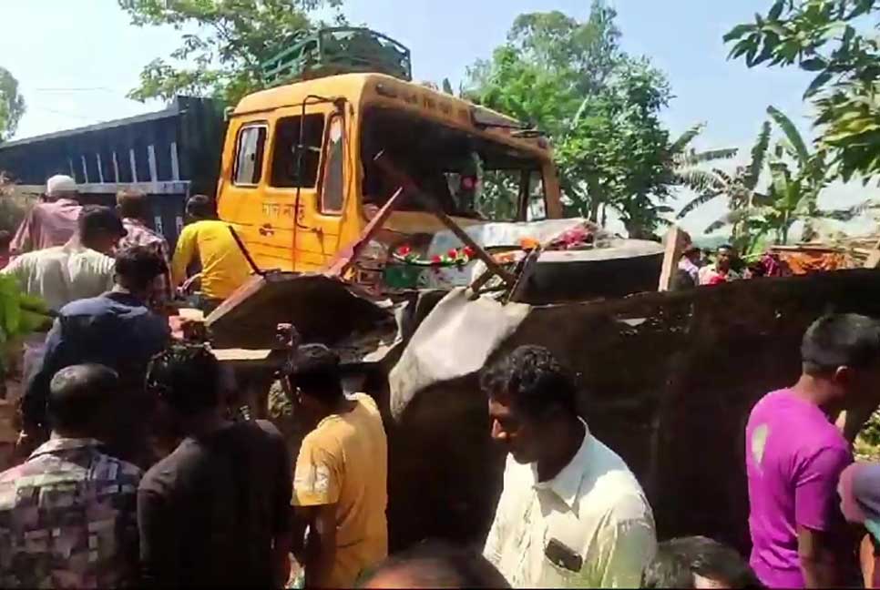 পঞ্চগড়ে ট্রাক-ট্রলির মুখোমুখি সংঘর্ষে নিহত ২, আহত ৪