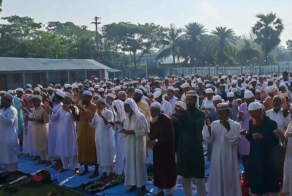 বাগেরহাটের দুই উপজেলায় বৃষ্টির  জন্য ইসতিসকার নামাজ