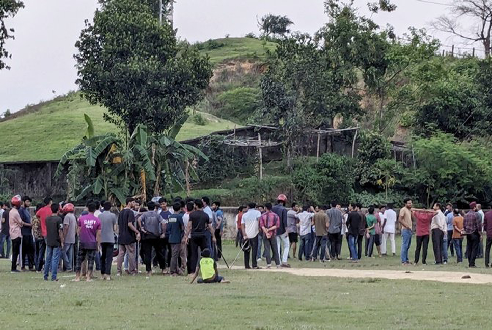 সিকৃবিতে রুম দখল নিয়ে ছাত্রলীগের দুই গ্রুপে সংঘর্ষ, আহত ৮