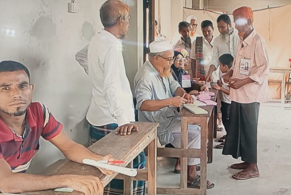 টাঙ্গাইলের তিনটি উপজেলা পরিষদ নির্বাচনের ভোটগ্রহণ চলছে