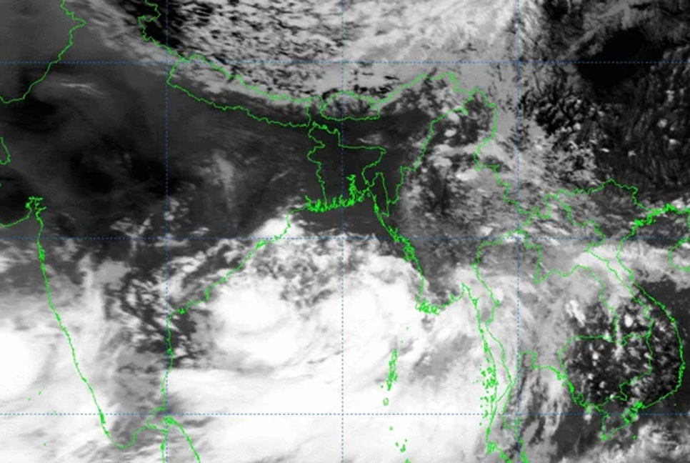 নিম্নচাপ এগোচ্ছে বাংলাদেশের দিকে, শনিবার রূপ নিতে পারে ঘূর্ণিঝড়ে

