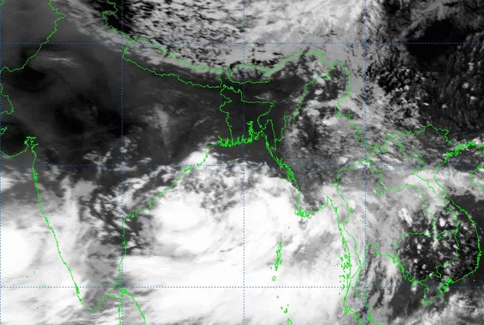 চট্টগ্রাম বন্দরের সব কার্যক্রম বন্ধ ঘোষণা

