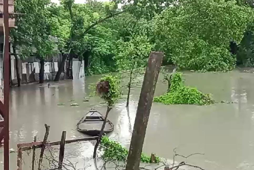 জোয়ারের পানিতে বরগুনার নিম্নাঞ্চল প্লাবিত 

