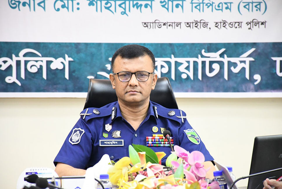 ঈদের সময় কোনো ঝুঁকিপূর্ণ যাত্রা মেনে নেওয়া হবে না: হাইওয়ে পুলিশপ্রধান

