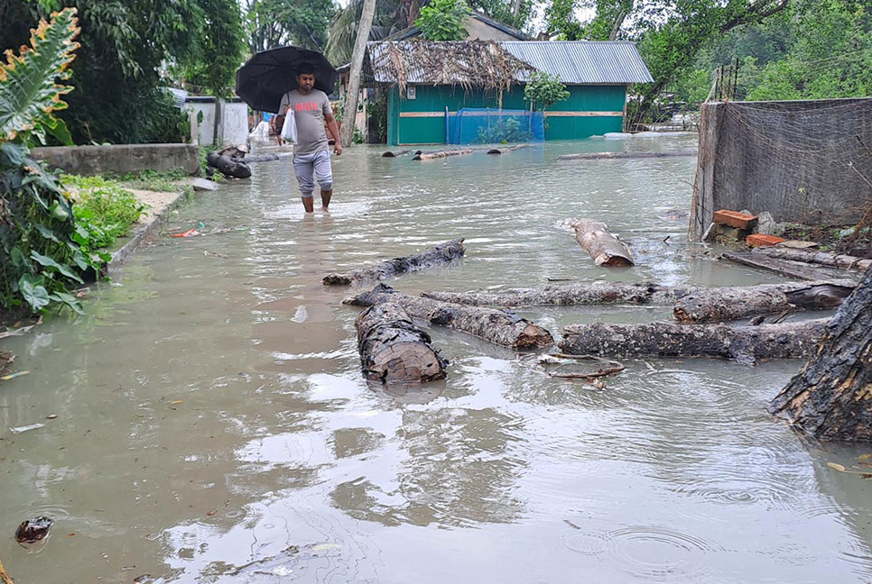 ঘূর্ণিঝড় রেমাল, বাগেরহাটে ঘরবাড়ি প্লাবিত