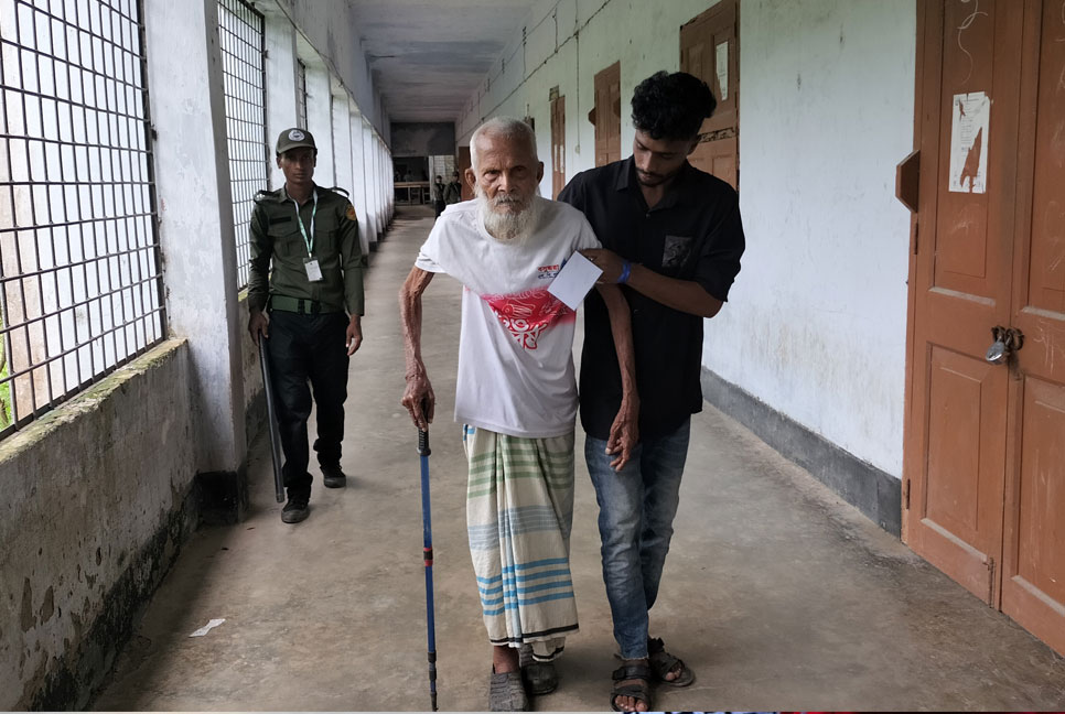 কিশোরগঞ্জের তিন উপজেলায় শান্তিপূর্ণ ভোটগ্রহণ চলছে