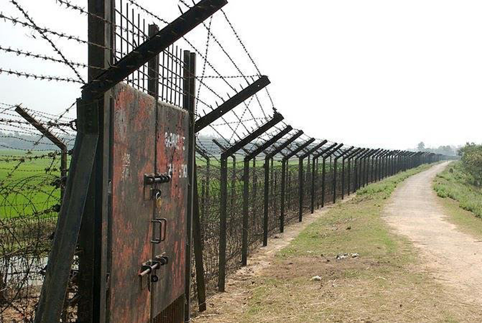 বিএসএফ'র বিশেষ অনুরোধে বিজিবির মাইকিং