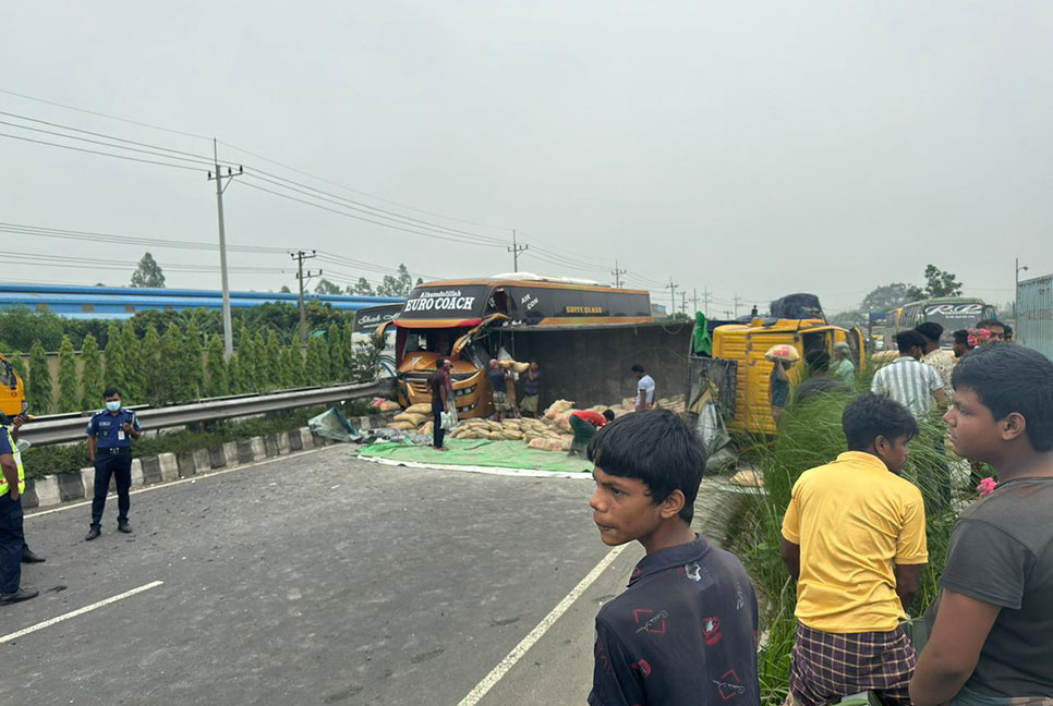 ঢাকা-টাঙ্গাইল মহাসড়কে যানবাহনের ধীর গতি