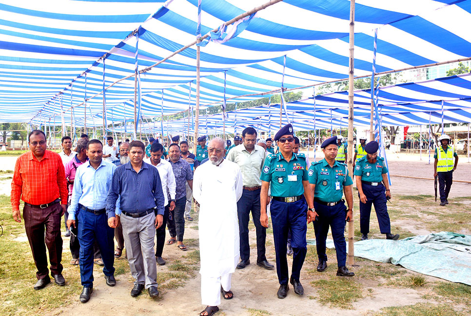 খুলনা সার্কিট হাউজ মাঠে ঈদ জামাতের প্রস্তুতি পরিদর্শন সিটি মেয়রের