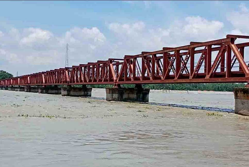 আষাঢ়ের প্রথম দিনে বৃষ্টি, বাড়ছে নদ-নদীর পানি