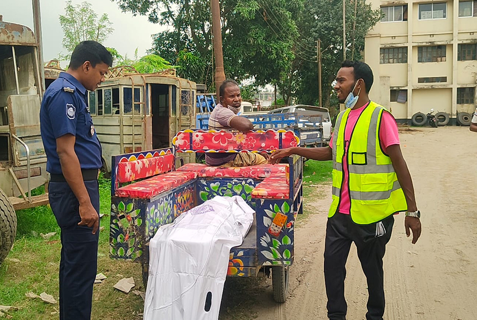 ঈদে বাড়ি ফেরা হলো না মুকুলের