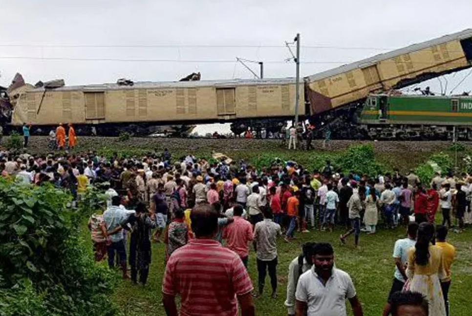 ভারতে দুই ট্রেনের সংঘর্ষে নিহত ৮, আহত ৬০