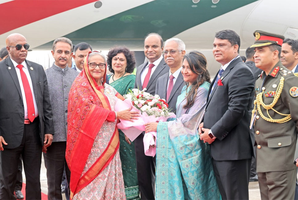 রাষ্ট্রীয় সফরে নয়াদিল্লি পৌঁছেছেন প্রধানমন্ত্রী