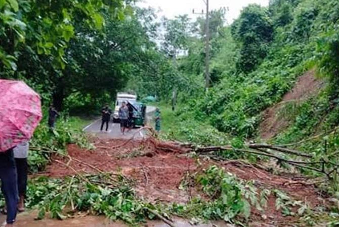 সাজেকে আটকা পড়েছে ৬ শতাধিক পর্যটক 