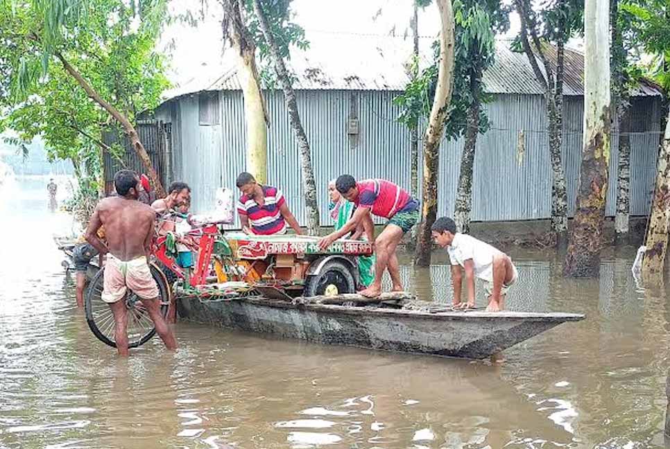 তিস্তার পানি বিপৎসীমা ছুঁই ছুঁই, তলিয়ে গেছে ঘরবাড়ি-রাস্তাঘাট