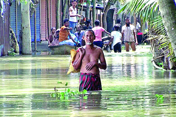 তলিয়ে যাচ্ছে নতুন নতুন এলাকা