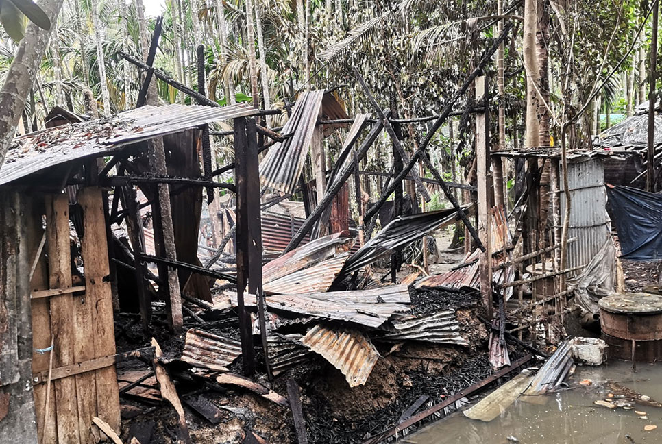 চকরিয়ায় জমির বিরোধ নিয়ে বাড়িতে আগুন