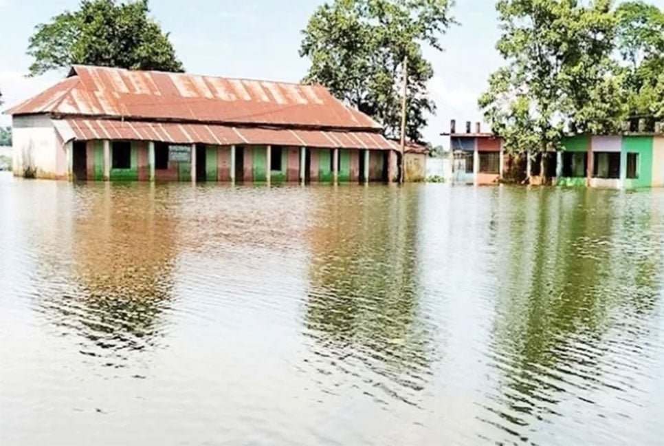 বন্যায় মৌলভীবাজারে দেড় শতাধিক শিক্ষাপ্রতিষ্ঠান বন্ধ