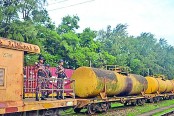বিজিবির পাহারায় সারা দেশে তেলবাহী ট্রেন চলাচল শুরু