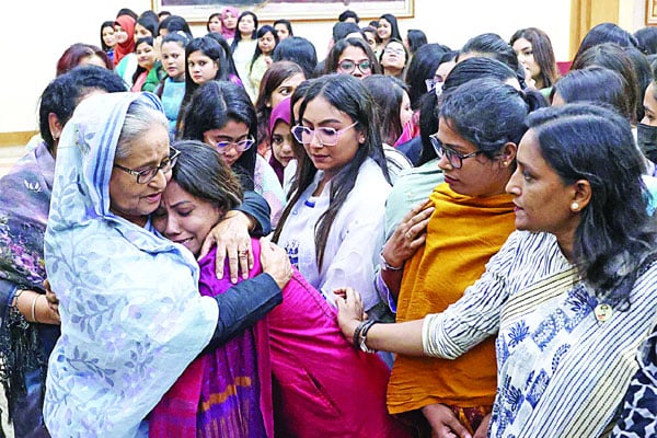 বিএনপি-জামায়াতের জঙ্গিরা থাবা দিয়েছে : শেখ হাসিনা