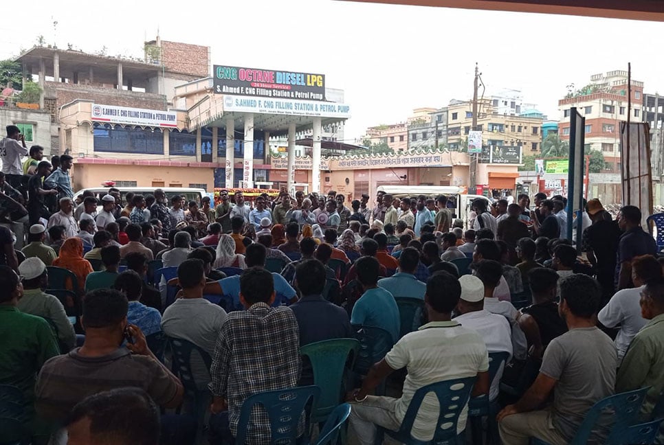 নাশকতার প্রতিবাদে শ্যামপুর-কদমতলীতে বিক্ষোভ মিছিল

