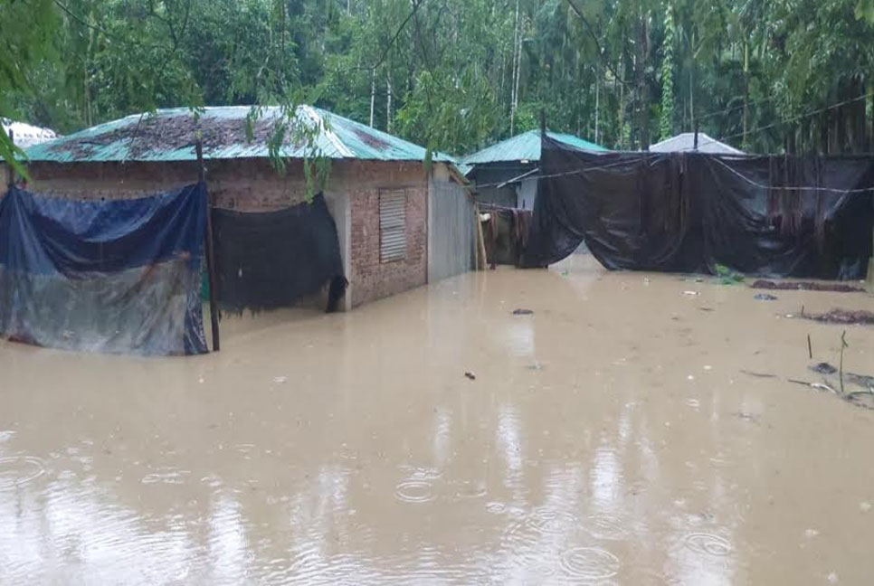 টানা বৃষ্টিতে উখিয়ার নিম্নাঞ্চল প্লাবিত, ২০ গ্রামের মানুষ পানিবন্দি