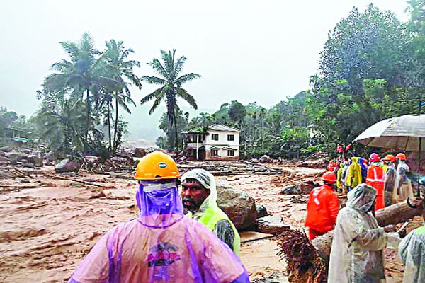 কেরালায় ভূমি ধসে নিহত ১০৬, আহত শতাধিক