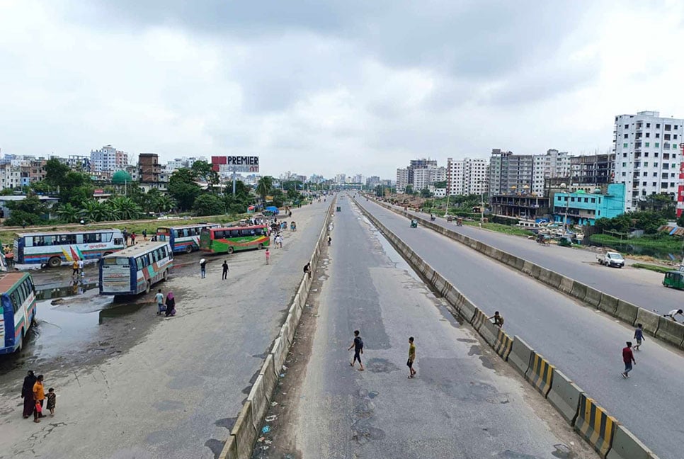 শিক্ষার্থীদের বিক্ষোভ ঘিরে ঢাকা-চট্টগ্রাম মহাসড়ক ফাঁকা