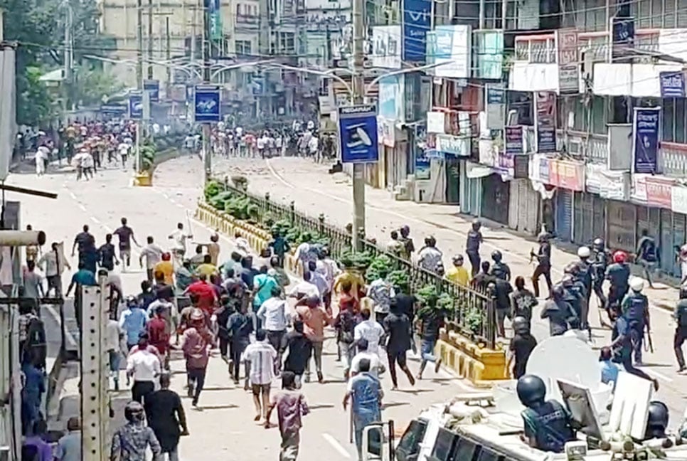 সিলেটে গুলিতে দু'জন নিহত, লাশ নিয়ে মিছিল

