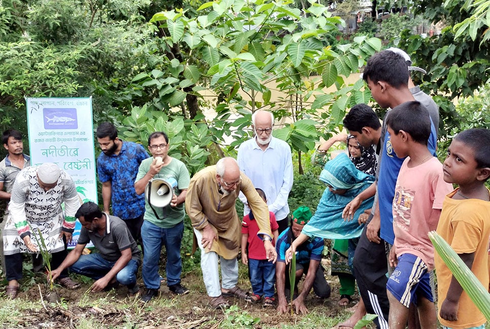 হবিগঞ্জে খোয়াই নদীর তীরে বৃক্ষরোপণ